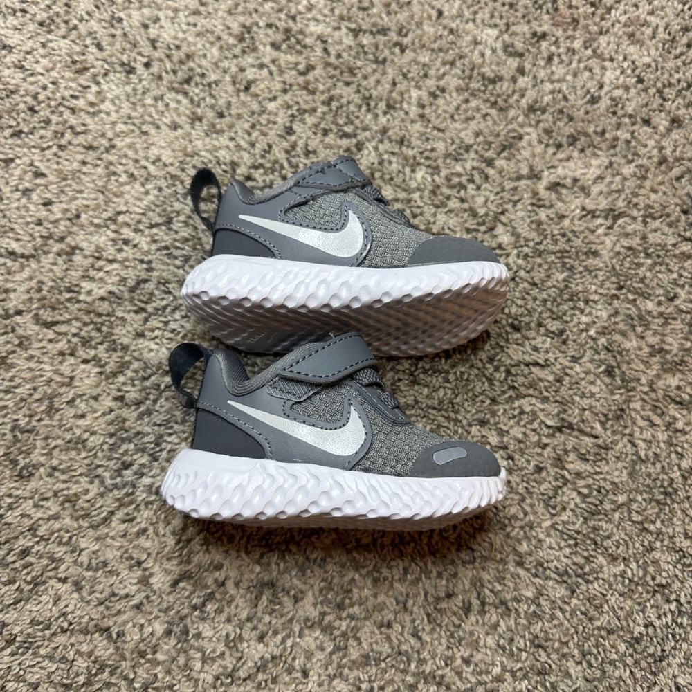 Nike Baby Walker Shoes in Grey and White